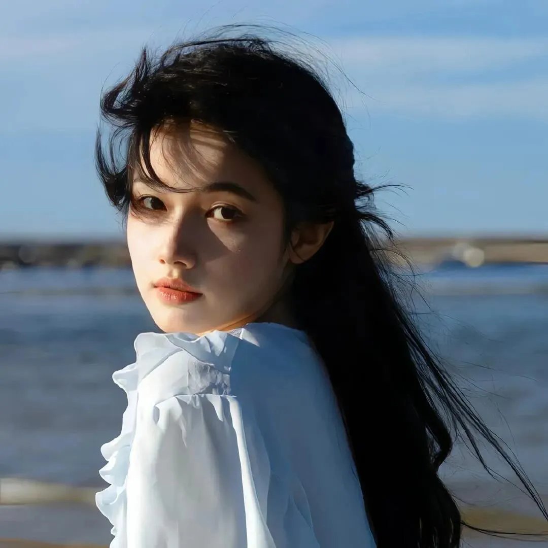 瞬间治疗却被视为无用而被流放的天才治疗师，以暗黑治疗师的身份幸福地生活着